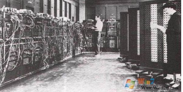 世界上第一臺電腦長什么樣？世界上第一臺電腦配置是什么樣的